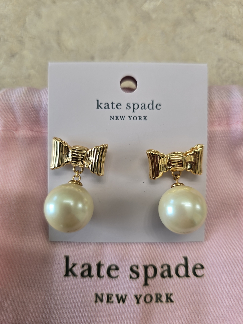 💥BNWT💥 kate spade All Wrapped Up Pearl & Gold Bow Earrings